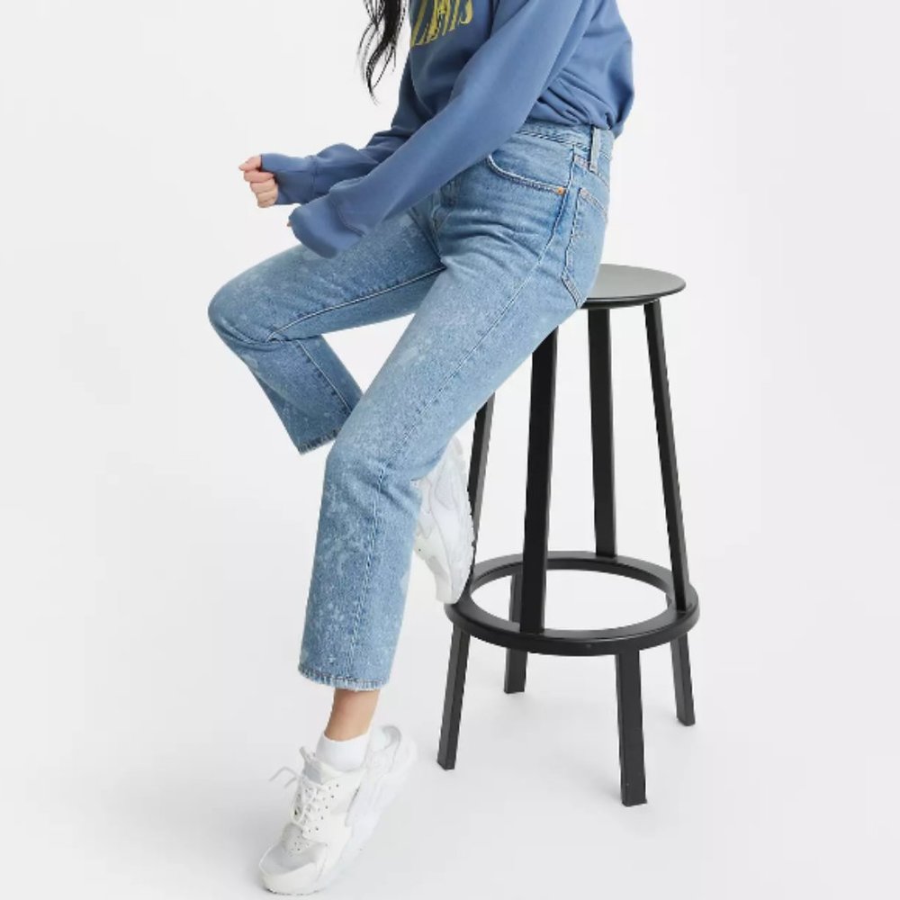 NWT Levi's 501 Cropped Taper Light Wash Denim Jeans Size 26 x 26